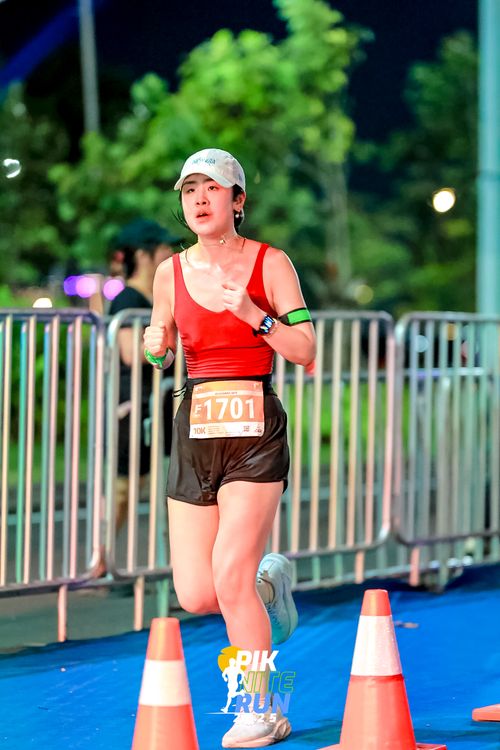 Race photo from PIK NITE RUN 2025