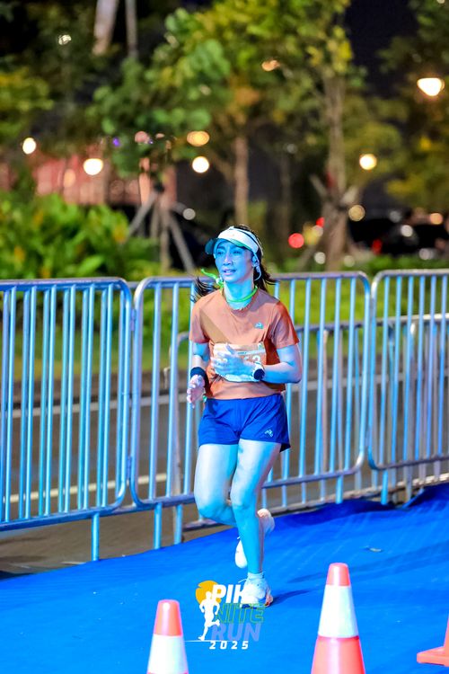 Race photo from PIK NITE RUN 2025
