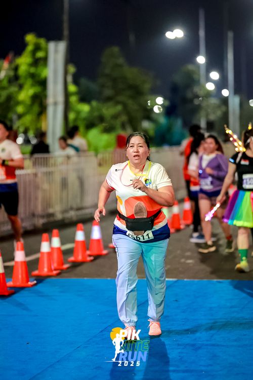 Race photo from PIK NITE RUN 2025