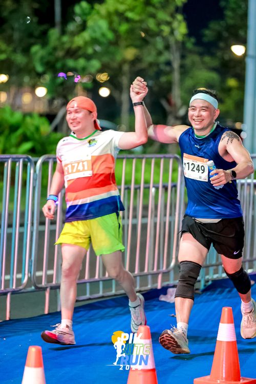 Race photo from PIK NITE RUN 2025