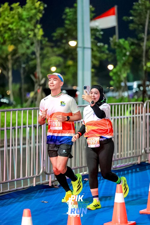 Race photo from PIK NITE RUN 2025