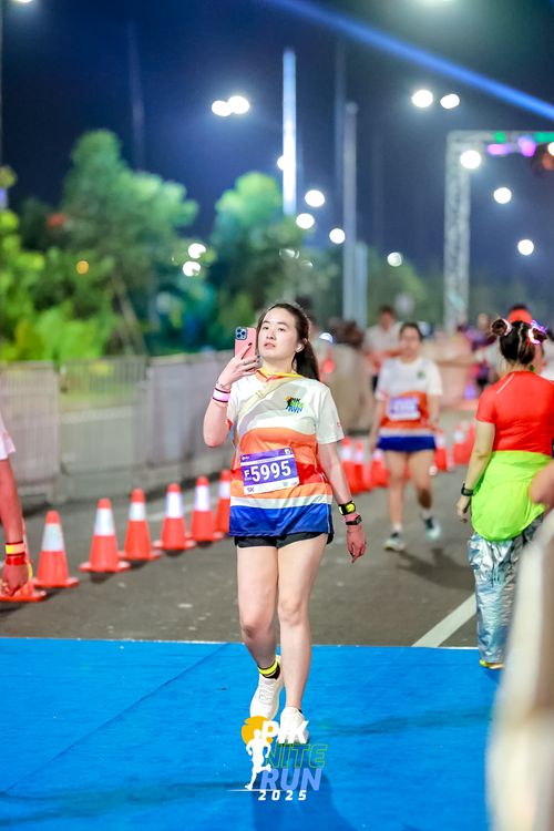 Race photo from PIK NITE RUN 2025