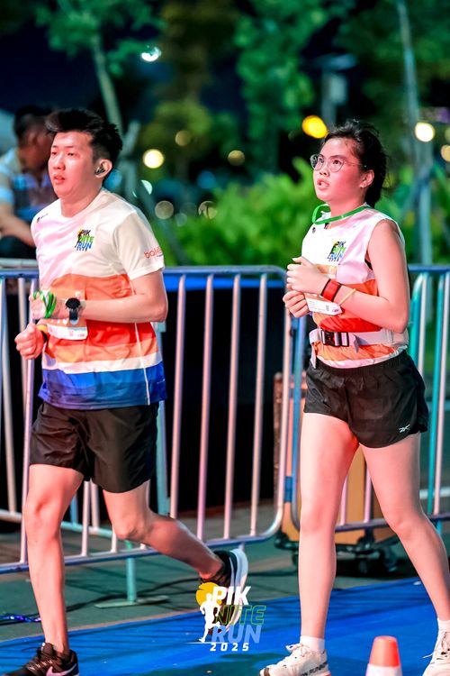 Race photo from PIK NITE RUN 2025