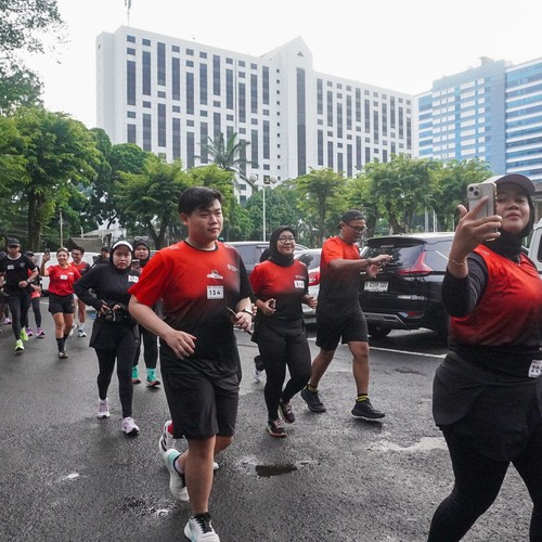 Race photo from FIRST SUNDAY RUN