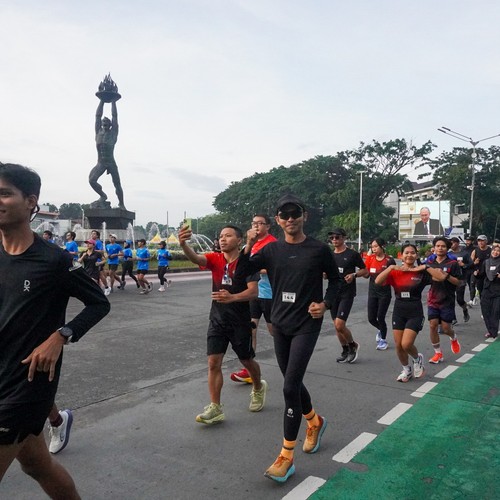 Race photo from FIRST SUNDAY RUN