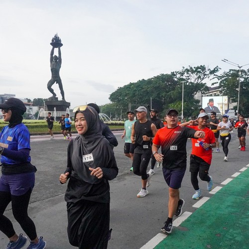 Race photo from FIRST SUNDAY RUN