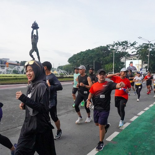 Race photo from FIRST SUNDAY RUN