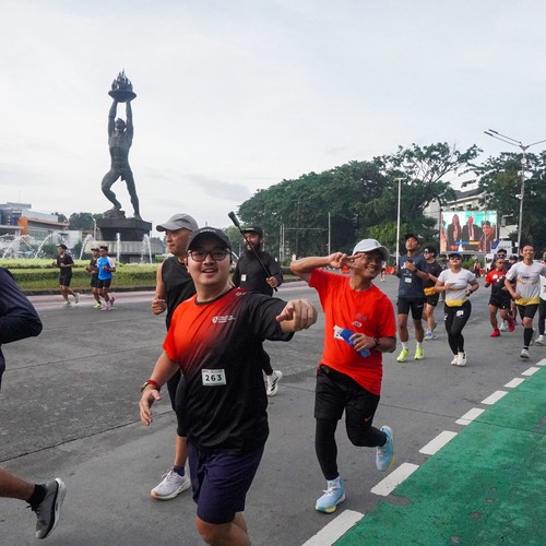 Race photo from FIRST SUNDAY RUN