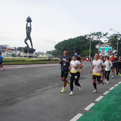 Race photo from FIRST SUNDAY RUN
