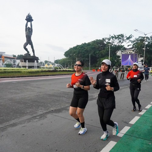 Race photo from FIRST SUNDAY RUN