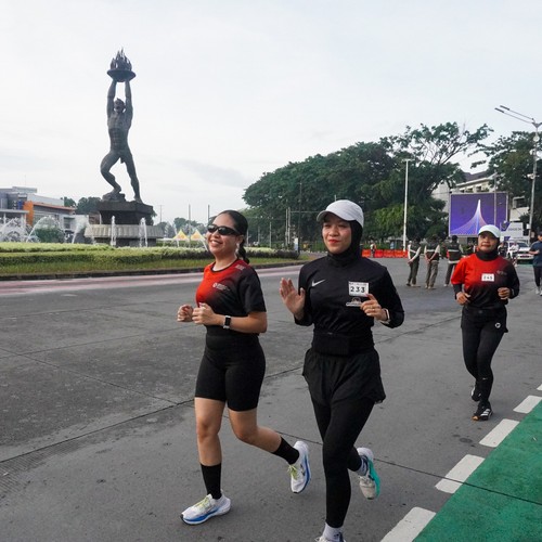 Race photo from FIRST SUNDAY RUN