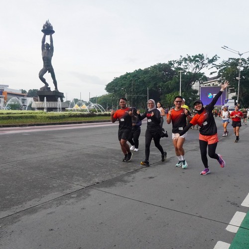 Race photo from FIRST SUNDAY RUN