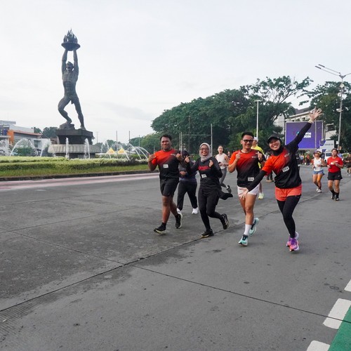 Race photo from FIRST SUNDAY RUN