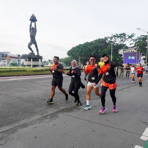 Race photo from FIRST SUNDAY RUN
