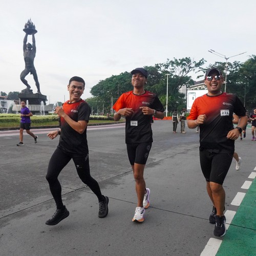 Race photo from FIRST SUNDAY RUN