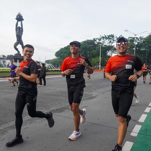 Race photo from FIRST SUNDAY RUN