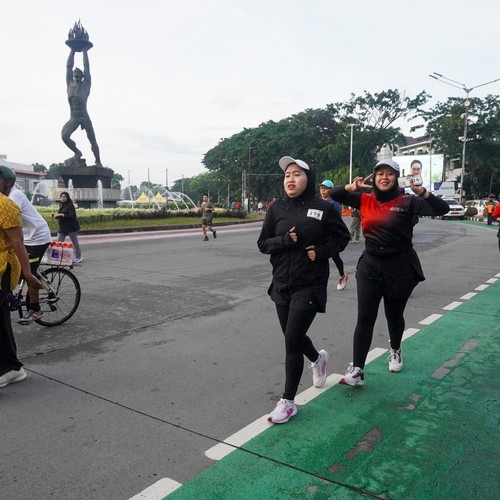 Race photo from FIRST SUNDAY RUN