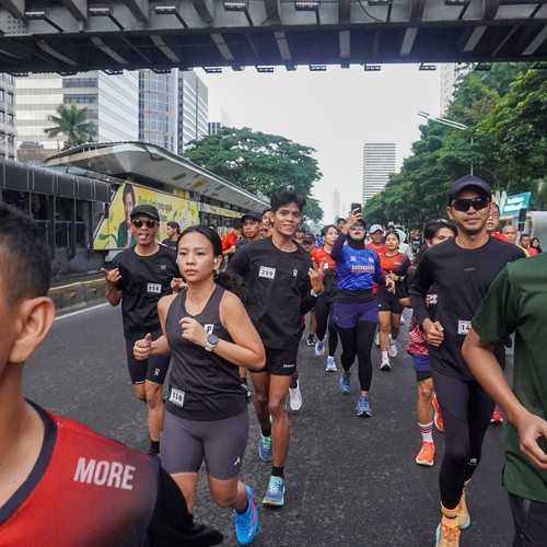 Race photo from FIRST SUNDAY RUN