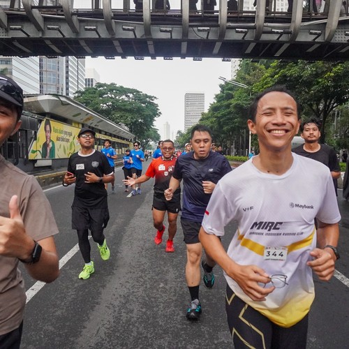 Race photo from FIRST SUNDAY RUN