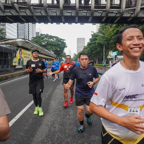 Race photo from FIRST SUNDAY RUN