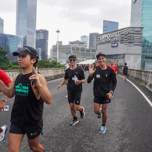 Race photo from FIRST SUNDAY RUN