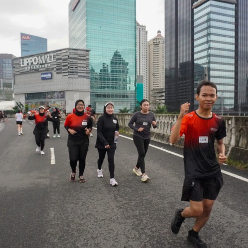 Race photo from FIRST SUNDAY RUN