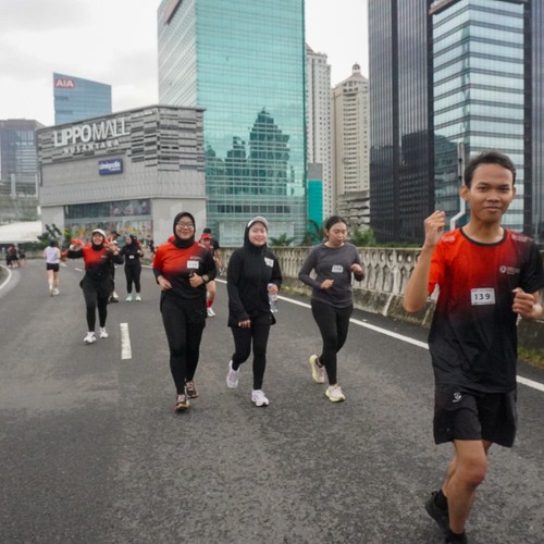 Race photo from FIRST SUNDAY RUN