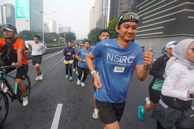 Race photo from NU SKIN RUNNING CLUB