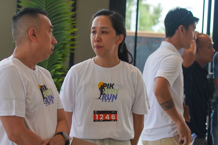 Race photo from PIK NITE RUN VIBES
