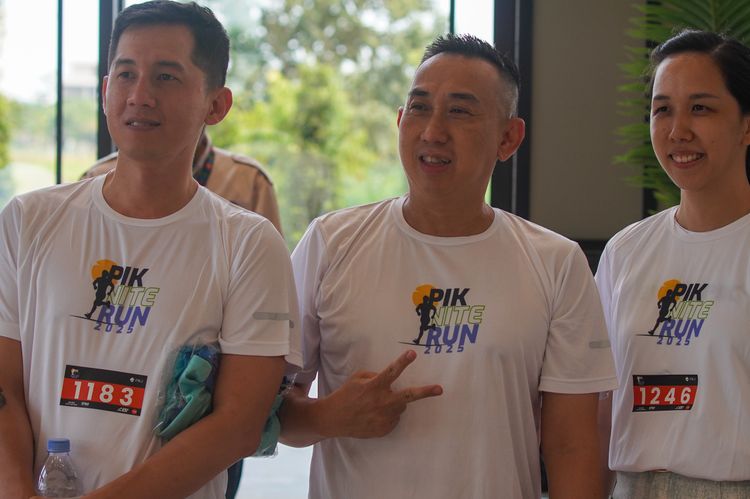 Race photo from PIK NITE RUN VIBES