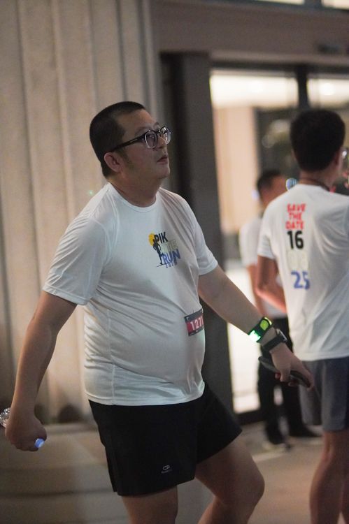 Race photo from PIK NITE RUN VIBES