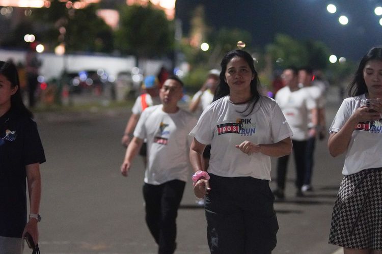 Race photo from PIK NITE RUN VIBES