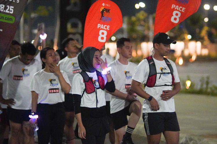 Race photo from PIK NITE RUN VIBES