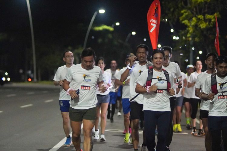 Race photo from PIK NITE RUN VIBES
