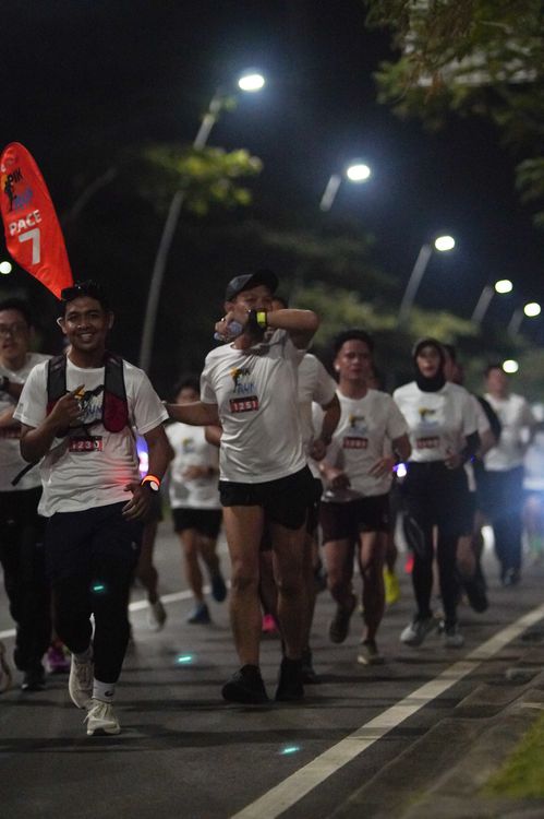 Race photo from PIK NITE RUN VIBES