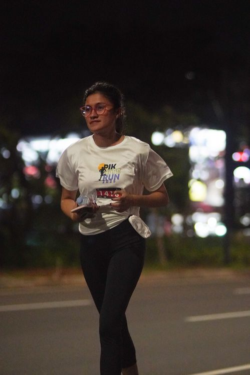 Race photo from PIK NITE RUN VIBES