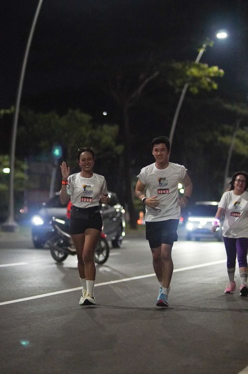 Race photo from PIK NITE RUN VIBES