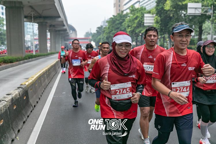 Race photo from ONE RUN 10 K