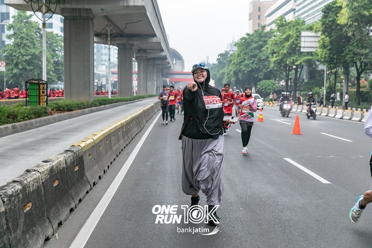 Race photo from ONE RUN 10 K