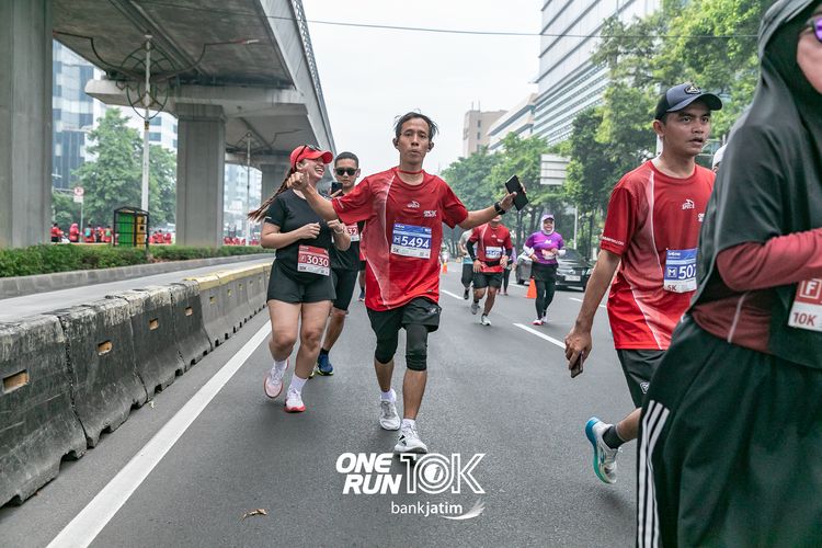 Race photo from ONE RUN 10 K