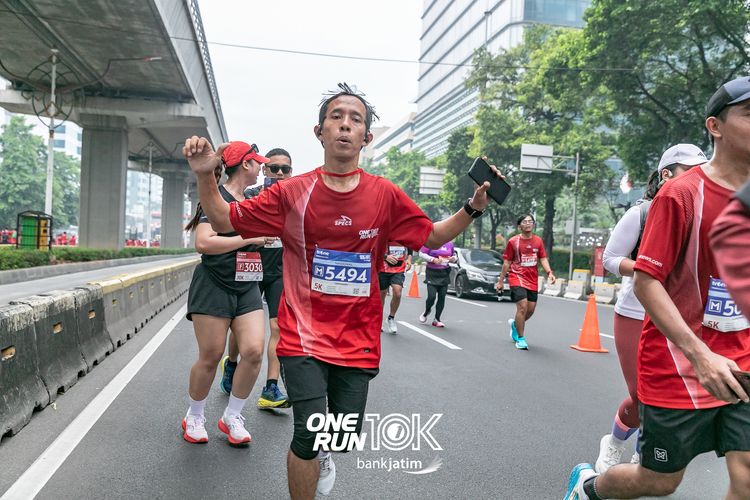 Race photo from ONE RUN 10 K