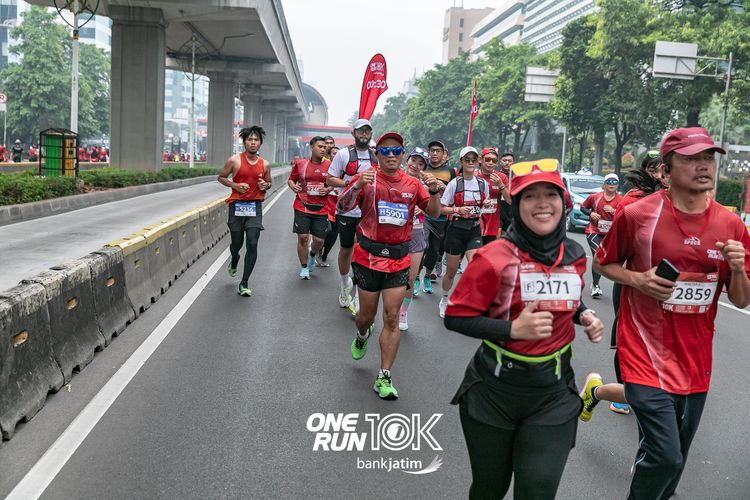 Race photo from ONE RUN 10 K