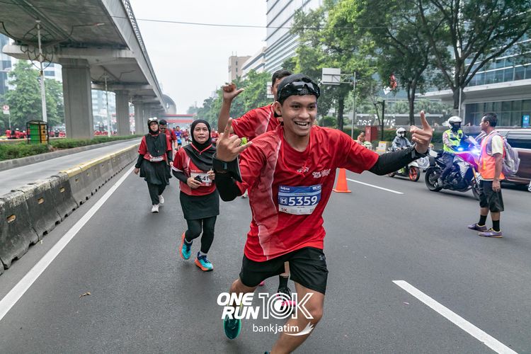 Race photo from ONE RUN 10 K
