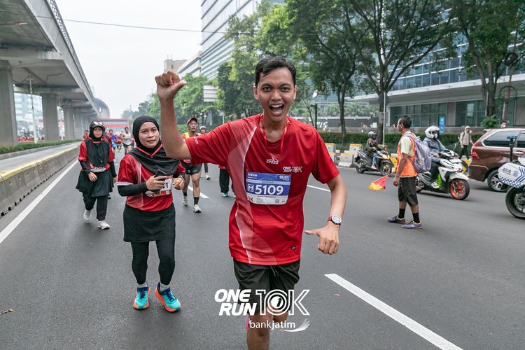 Race photo from ONE RUN 10 K