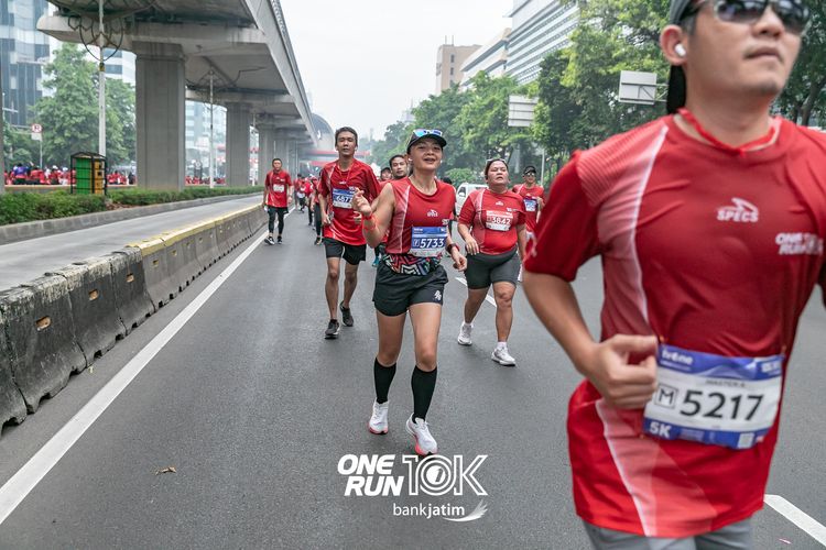 Race photo from ONE RUN 10 K