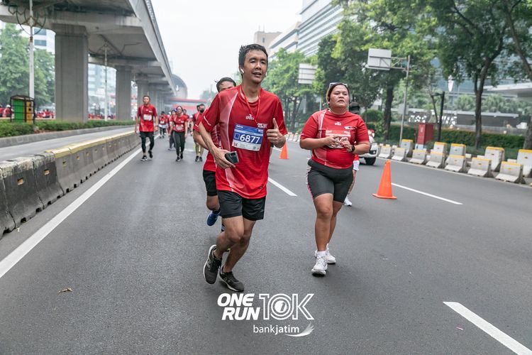 Race photo from ONE RUN 10 K