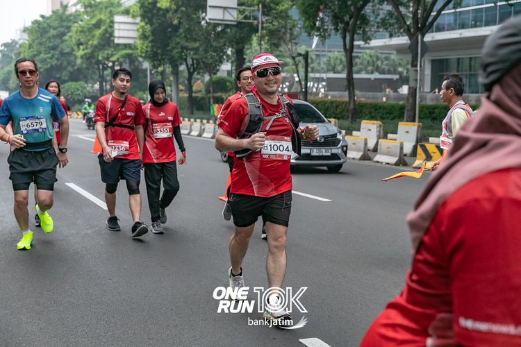 Race photo from ONE RUN 10 K