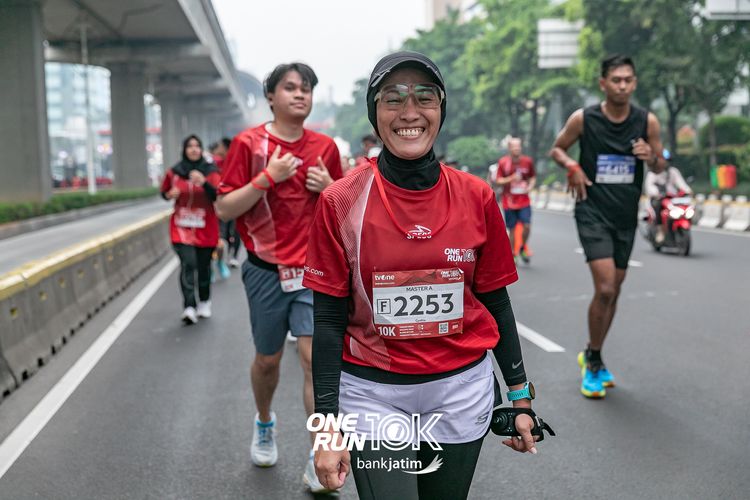 Race photo from ONE RUN 10 K