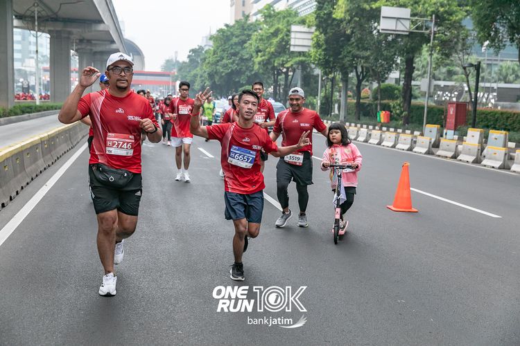 Race photo from ONE RUN 10 K