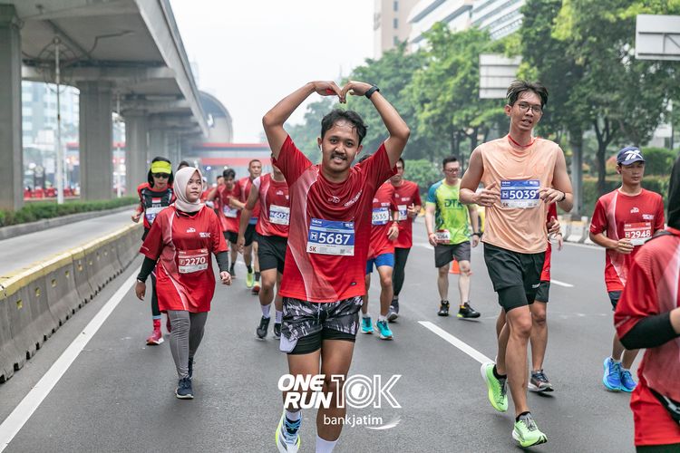 Race photo from ONE RUN 10 K